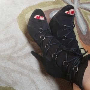 Black opentoe bootie